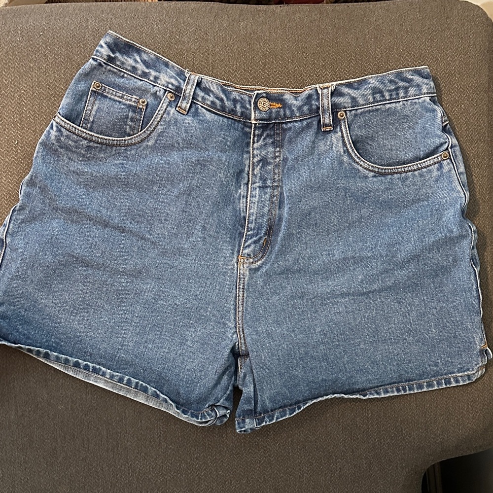 GENERRA Vintage Women's Blue Jean Shorts